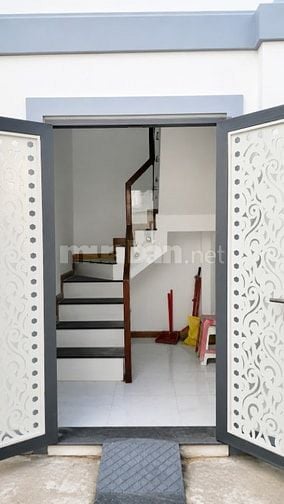 Bán nhà 2 mặt tiền 672 Nguyễn Trãi Q5 P11 TP.HCM kinh doanh sầm uất