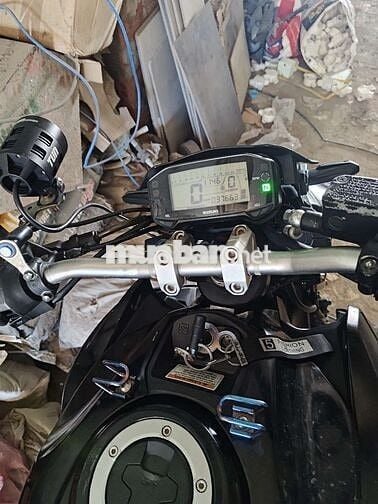Suzuki màu Đen đã qua sử dụng