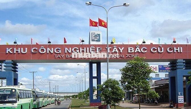 Bán gấp 108m2 thổ cư, mặt tiền nhựa, chỉ 1tỷ320 sổ sẵn, gần BV Củ Chi