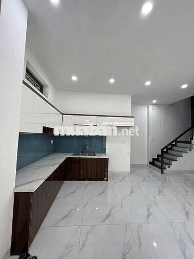 Cần cho thuê nhà HXH B22 Bạch Đằng P.2 Q.Tân Bình sát bên Sân Bay TSN