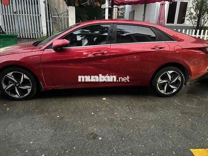 Hyundai Elantra Thể thao Đỏ