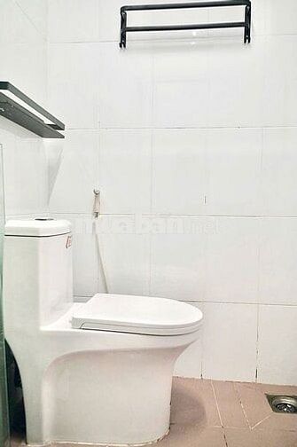 Cho thuê căn hộ dịch vụ mặt tiền đường Lạc Long Quân