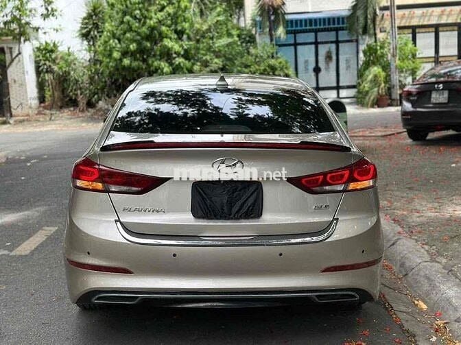 Hyundai Elantra 2019 Vàng cát 90000 km