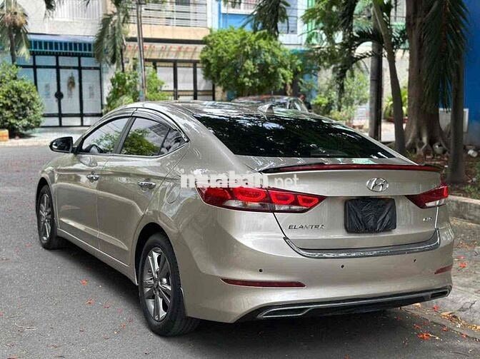Hyundai Elantra 2019 Vàng cát 90000 km