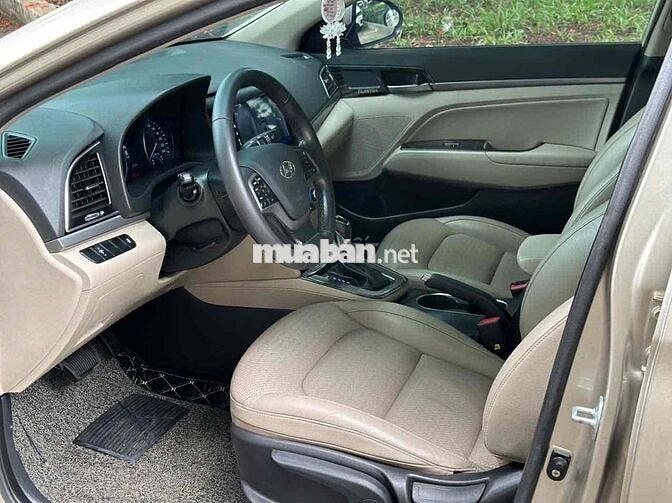 Hyundai Elantra 2019 Vàng cát 90000 km