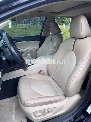 Toyota Camry 2.5Q 2020 90.000km Đen