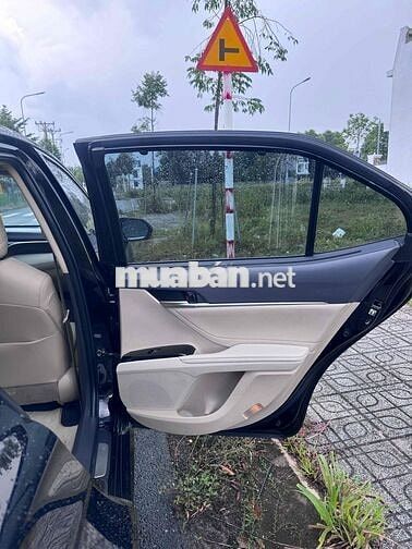 Toyota Camry 2.5Q 2020 90.000km Đen