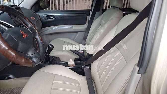 Mitsubishi Pajero Sport 2015 chính chủ mua mới