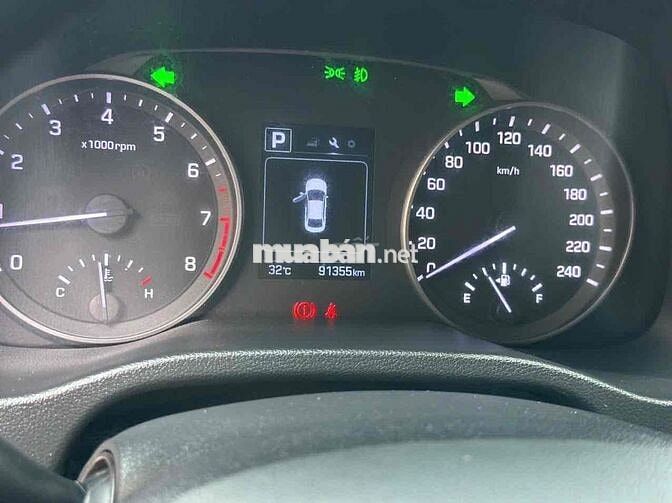 Hyundai Elantra 2019 Vàng cát 90000 km