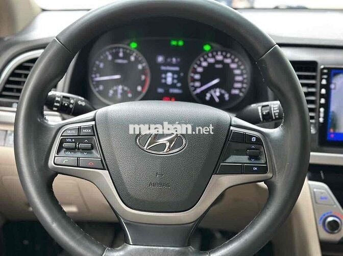 Hyundai Elantra 2019 Vàng cát 90000 km