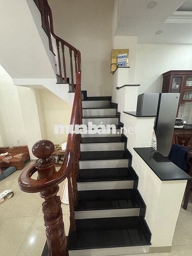 bán nhà cách quốc lộ 13 chỉ 100m, thủ đức cũ