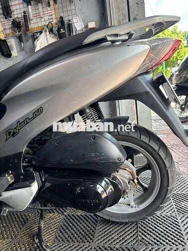 Honda Dylan 150 Bạc 62zz