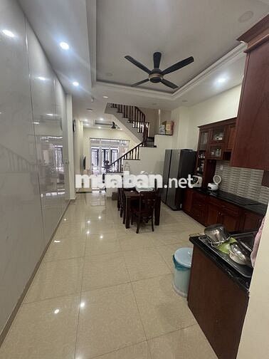 bán nhà cách quốc lộ 13 chỉ 100m, thủ đức cũ