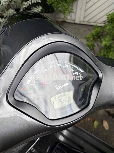 Piaggio Vespa GTS 125 iget 2017 Xám 73.000km