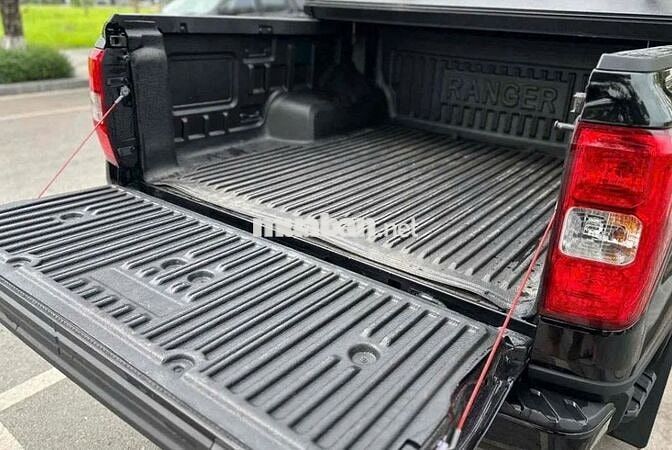 Ford Ranger XLS AT 2017 Tự động Ghi vàng 100k km