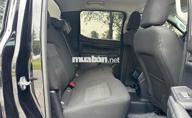 Ford Ranger XLS AT 2017 Tự động Ghi vàng 100k km
