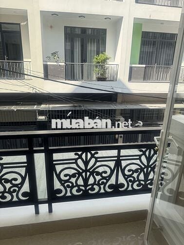 bán nhà cách quốc lộ 13 chỉ 100m, thủ đức cũ