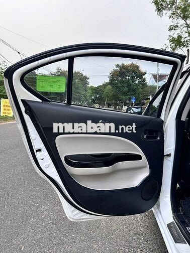 Mitsubishi Attrage 1.2 MT 2017 Trắng xe zin đẹp