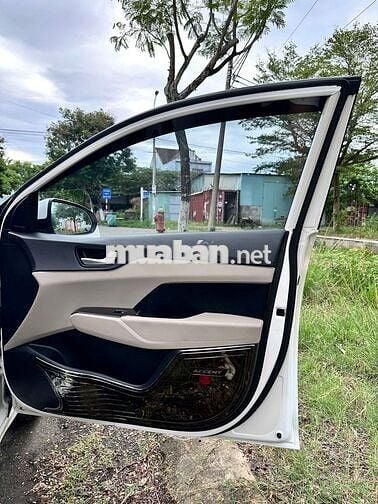 Hyundai Accent 2019 AT Trắng Đẹp Căng Đét