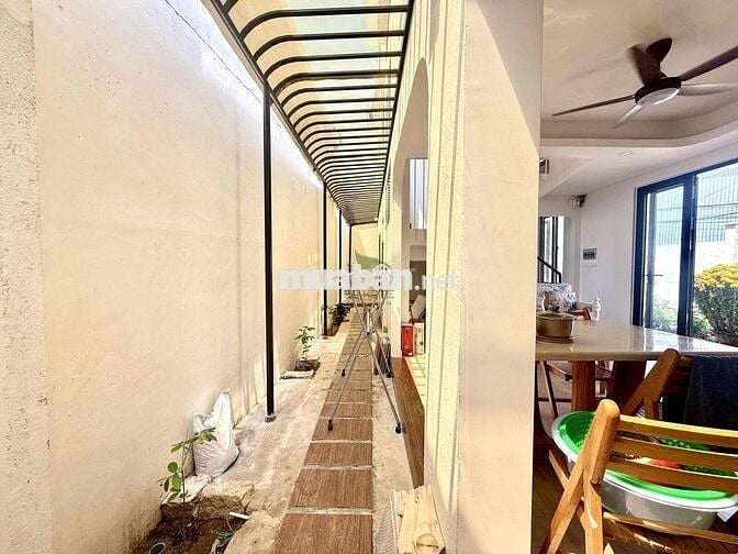 CHO THUÊ NHÀ MỚI PHÍA BẮC NT 4 PN GIÁ 25 TRIỆU/THÁNG