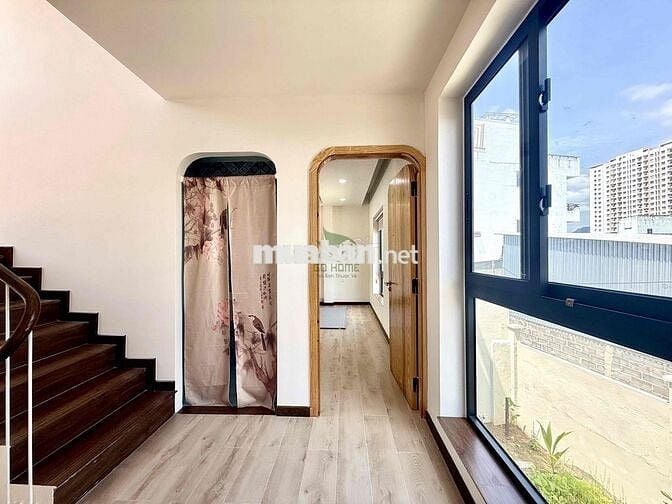 CHO THUÊ NHÀ MỚI PHÍA BẮC NT 4 PN GIÁ 25 TRIỆU/THÁNG