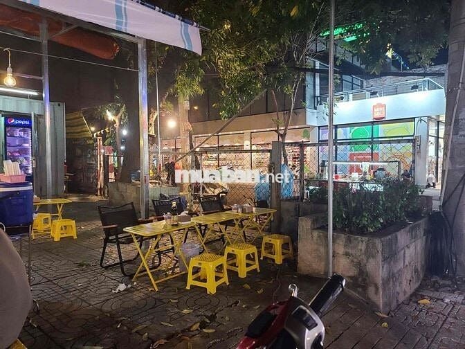 TUYỂN NỮ PHỤC VỤ CA 4H LƯƠNG + THƯỞNG 5tr