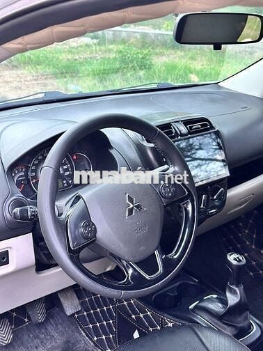 Mitsubishi Attrage 1.2 MT 2017 Trắng xe zin đẹp