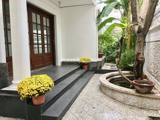 Biệt Thự Vườn Khu Sân Bay, 13m x 18m, 3 Tầng Sân Thượng, Khu VIP