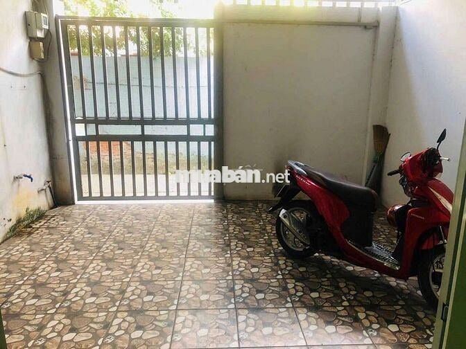 CHO THUÊ NHÀ NGUYÊN CĂN 1 TRỆT 1 LỬNG, DT 4×15 CÓ 2PN,2WC.