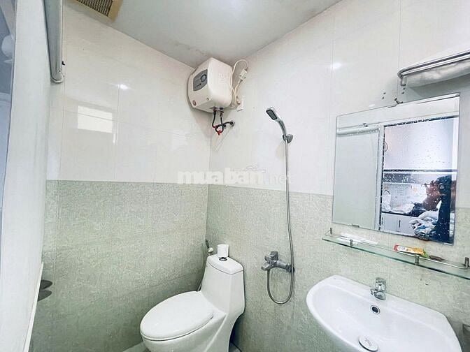 Phòng đầy đủ nội thất, cho thuê đầu tháng 8/2026. 