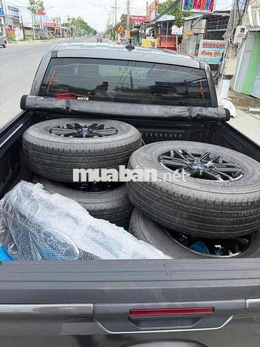 Ford Ranger XLS 2022 Xám đồ chơi hơn 100 củ