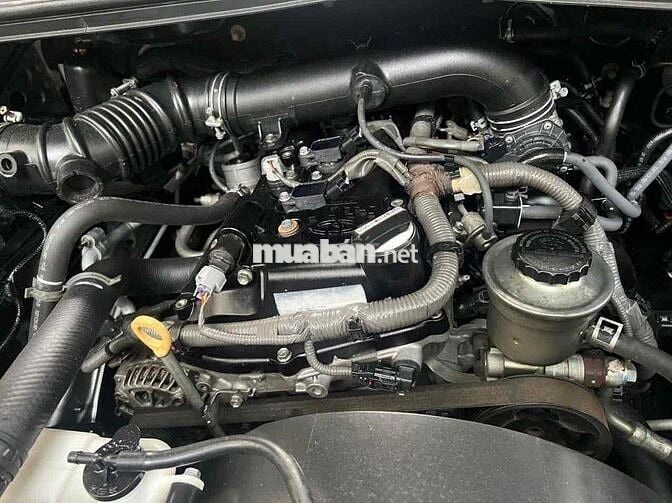 Toyota Innova 2019 Bạc 7 chỗ