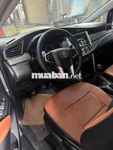 Toyota Innova 2019 Bạc 7 chỗ