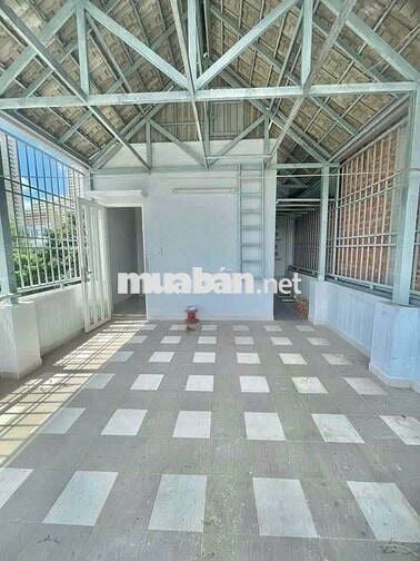 đang cần bán gấp nhà đường số 1 Phạm Hữu Lầu gần chung cư Đức Khải