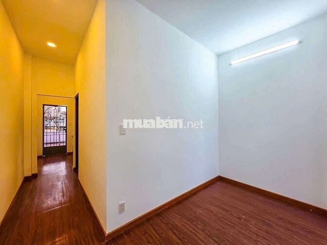 đang cần bán gấp nhà hẻm 160 đường Nguyễn Văn Quỳ phường Phú Thuận