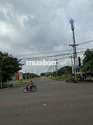 khu bàn cờ chợ Bình Lộc khu công nghiệp sát bên
