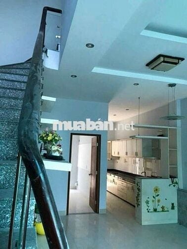 đang cần bán gấp nhà đường số 1 Phạm Hữu Lầu gần chung cư Đức Khải