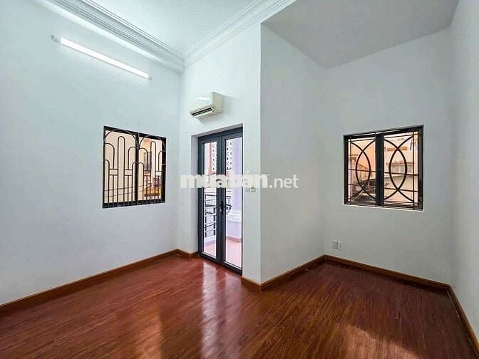 đang cần bán gấp nhà hẻm 160 đường Nguyễn Văn Quỳ phường Phú Thuận