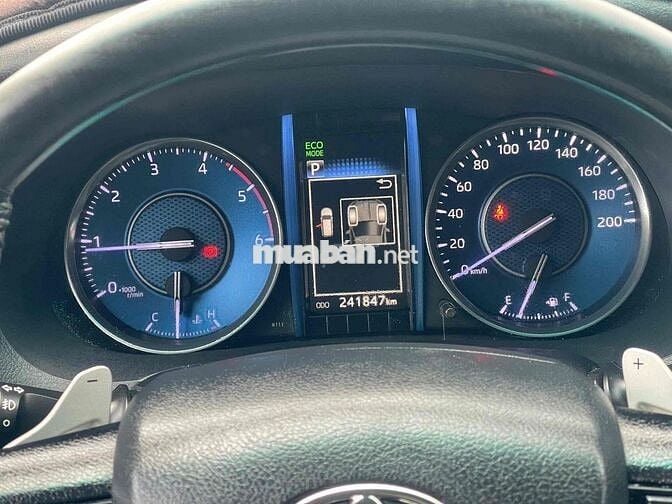 Toyota Fortuner 2022 2.4L 4x2 AT máy dầu tự động