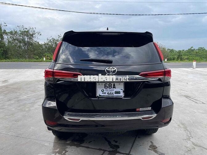 Toyota Fortuner 2022 2.4L 4x2 AT máy dầu tự động