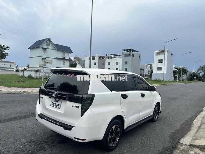 Toyota Innova E 2017 Trắng 7 chỗ