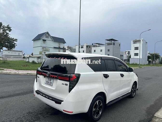 Toyota Innova E 2017 Trắng 7 chỗ