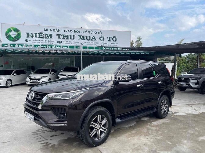 Toyota Fortuner 2022 2.4L 4x2 AT máy dầu tự động