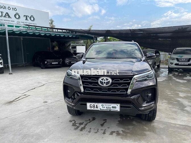 Toyota Fortuner 2022 2.4L 4x2 AT máy dầu tự động