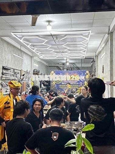 Thợ Chính, Thợ phụ, học việc