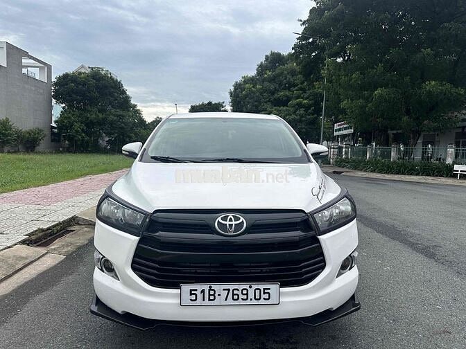 Toyota Innova E 2017 Trắng 7 chỗ