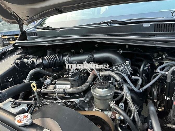 Toyota Innova Nâu 8 chỗ xe gia dinh đi rất kỉ