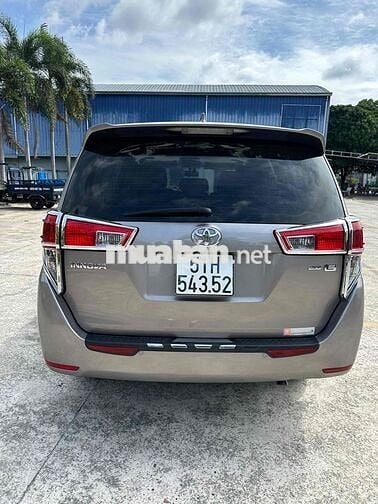 Toyota Innova Nâu 8 chỗ xe gia dinh đi rất kỉ