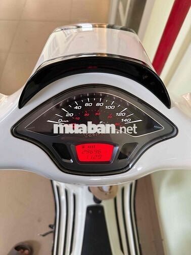 Gia đình cần bán Vespa Sprint 2015