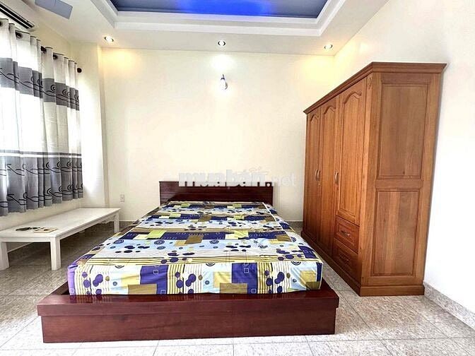 Phòng ban công 1 người ở hẻm 417 Quang Trung
